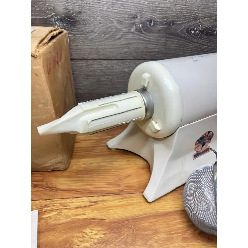 VTG Champion Juicer 1/3 HP Heavy Duty Motor with accessories